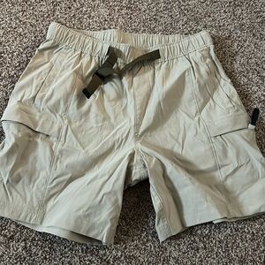 Men’s S North Face cargo shorts